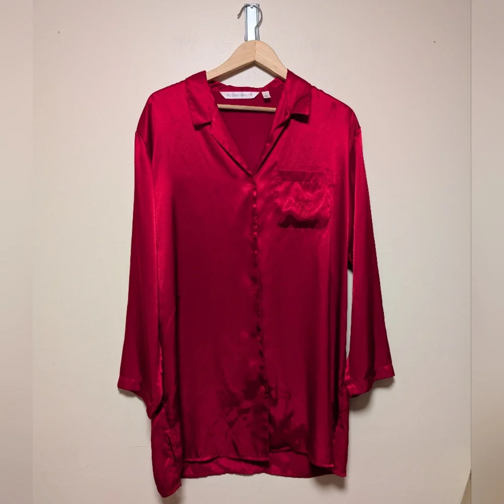 Vintage Y2K Victoria’s Secret Red Satin Sleep Shirt L